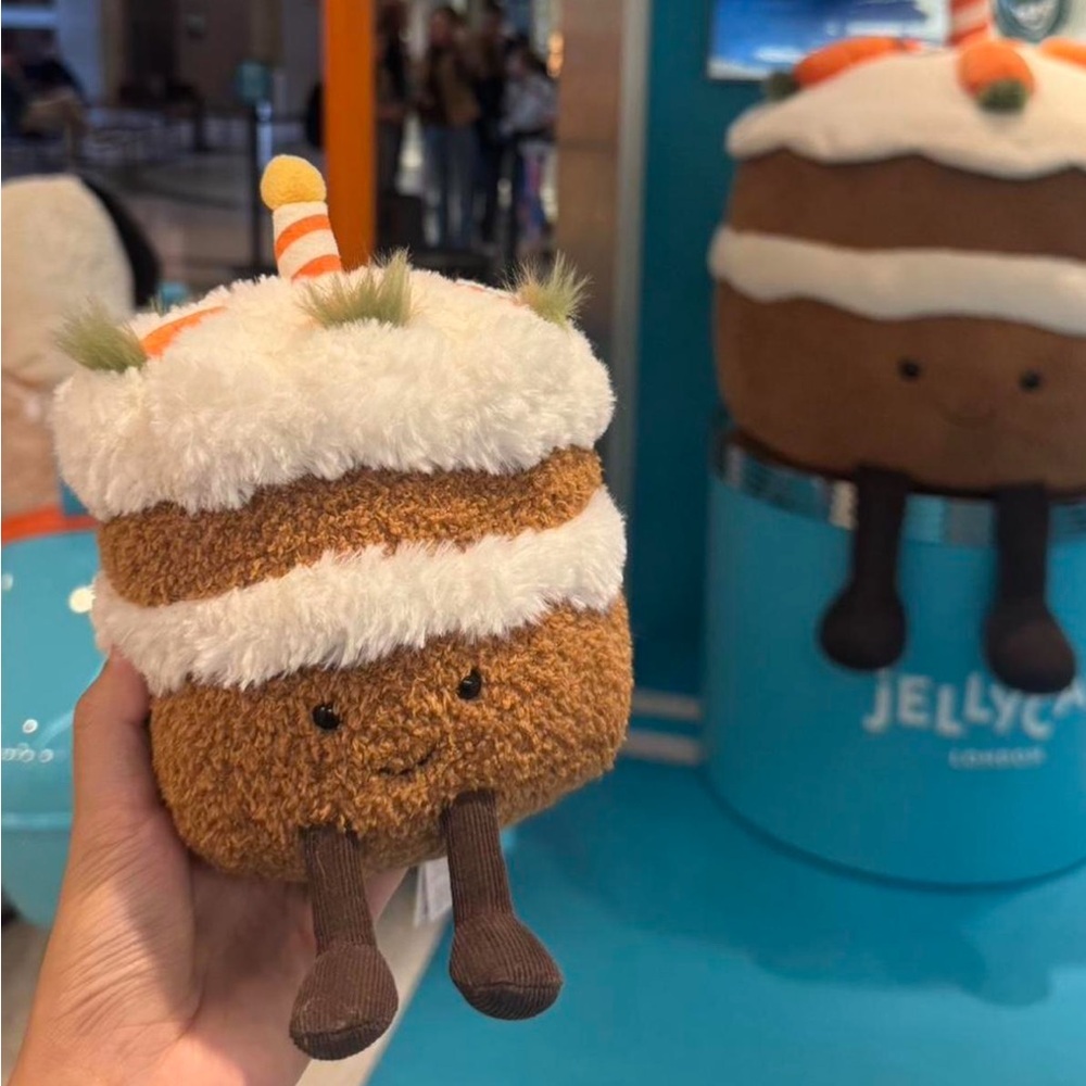 Jellycat Chicago Exclusive Carrot Cake!